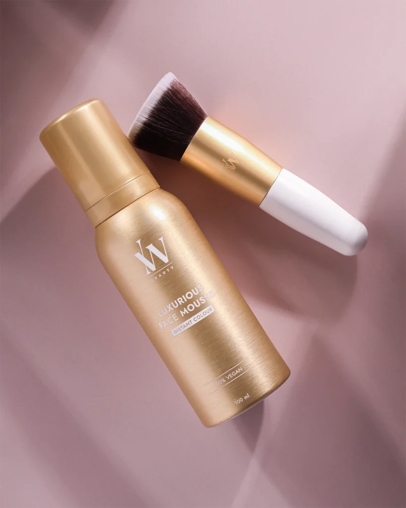 Stilren ljussättning på Ida Warg Beautys brun-utan-sol face mousse