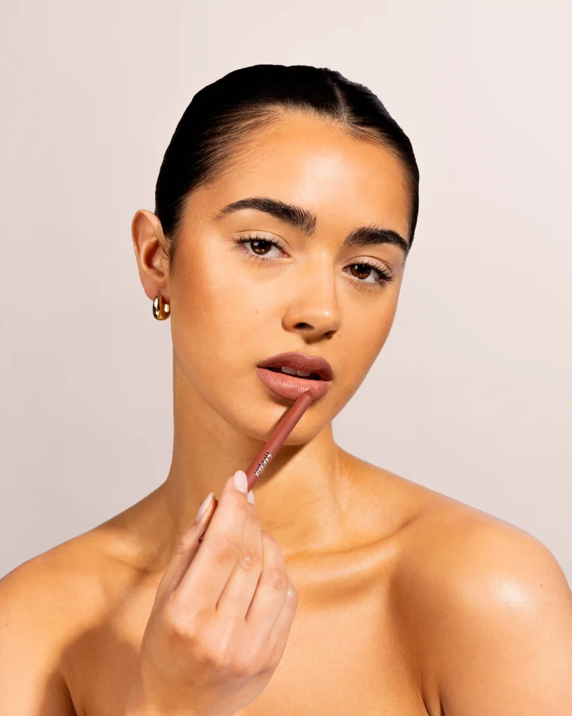 Produktfotografering med modell i Stockholm för Rebecca Stella.